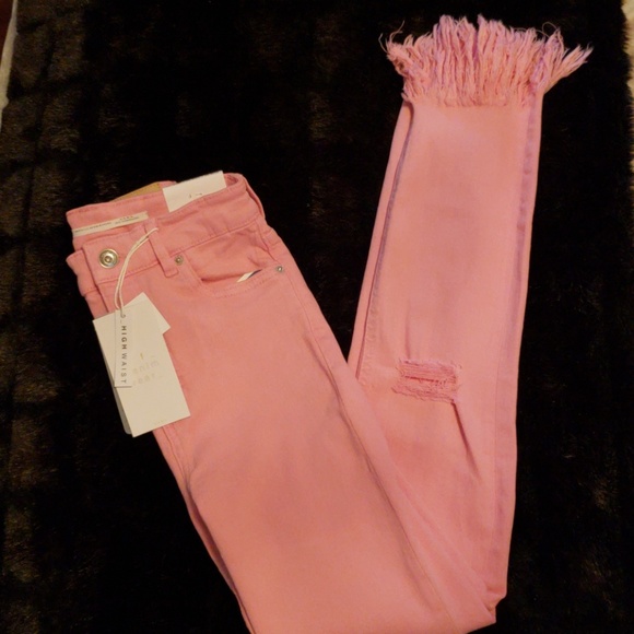 Zara Denim - ZARA Skinny HighWaist Denim w/ Frayed Hem